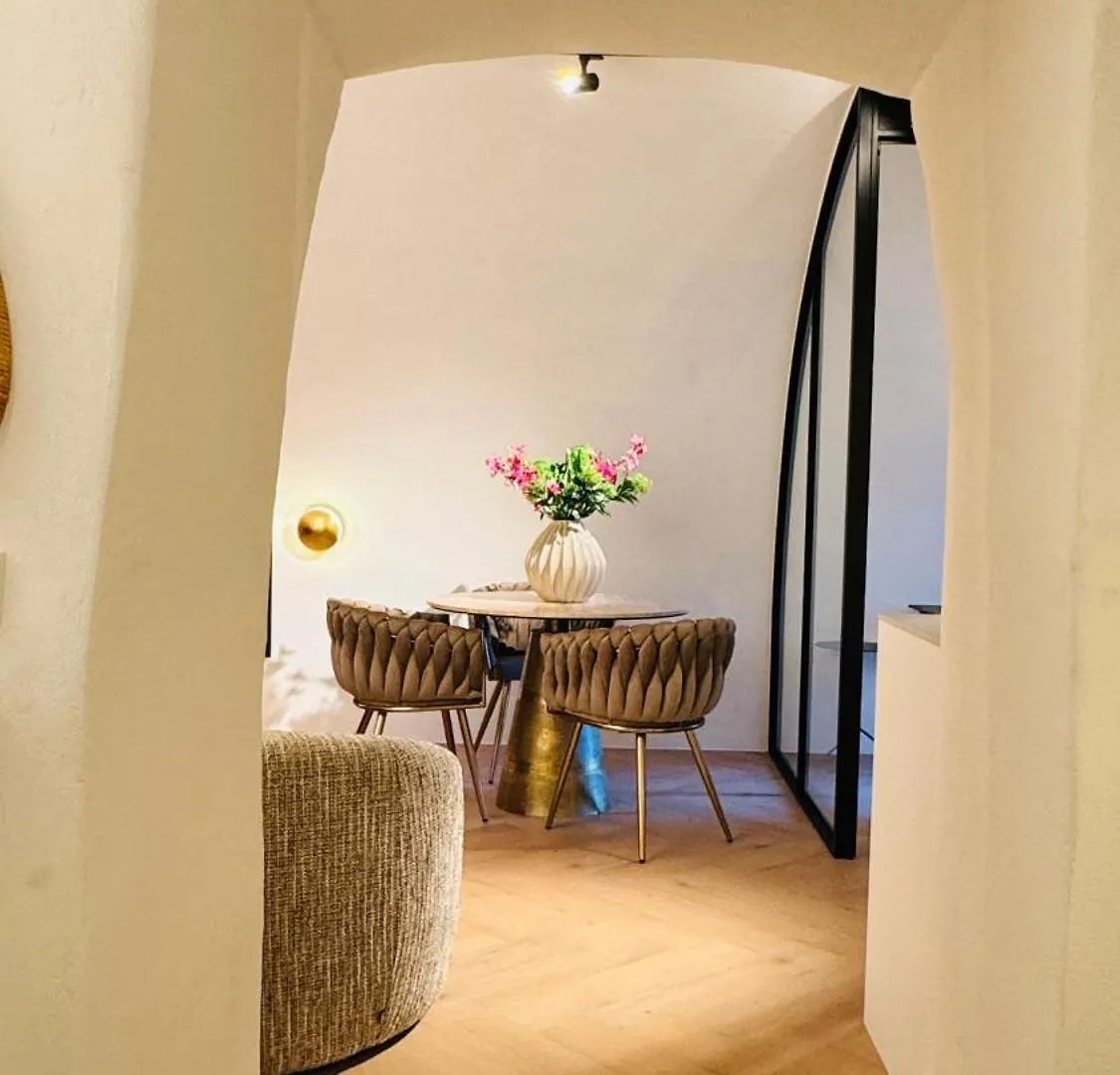 דירה The Stork - In Luxe Logeren Aan De Oudegracht, Centrum אוטרכט